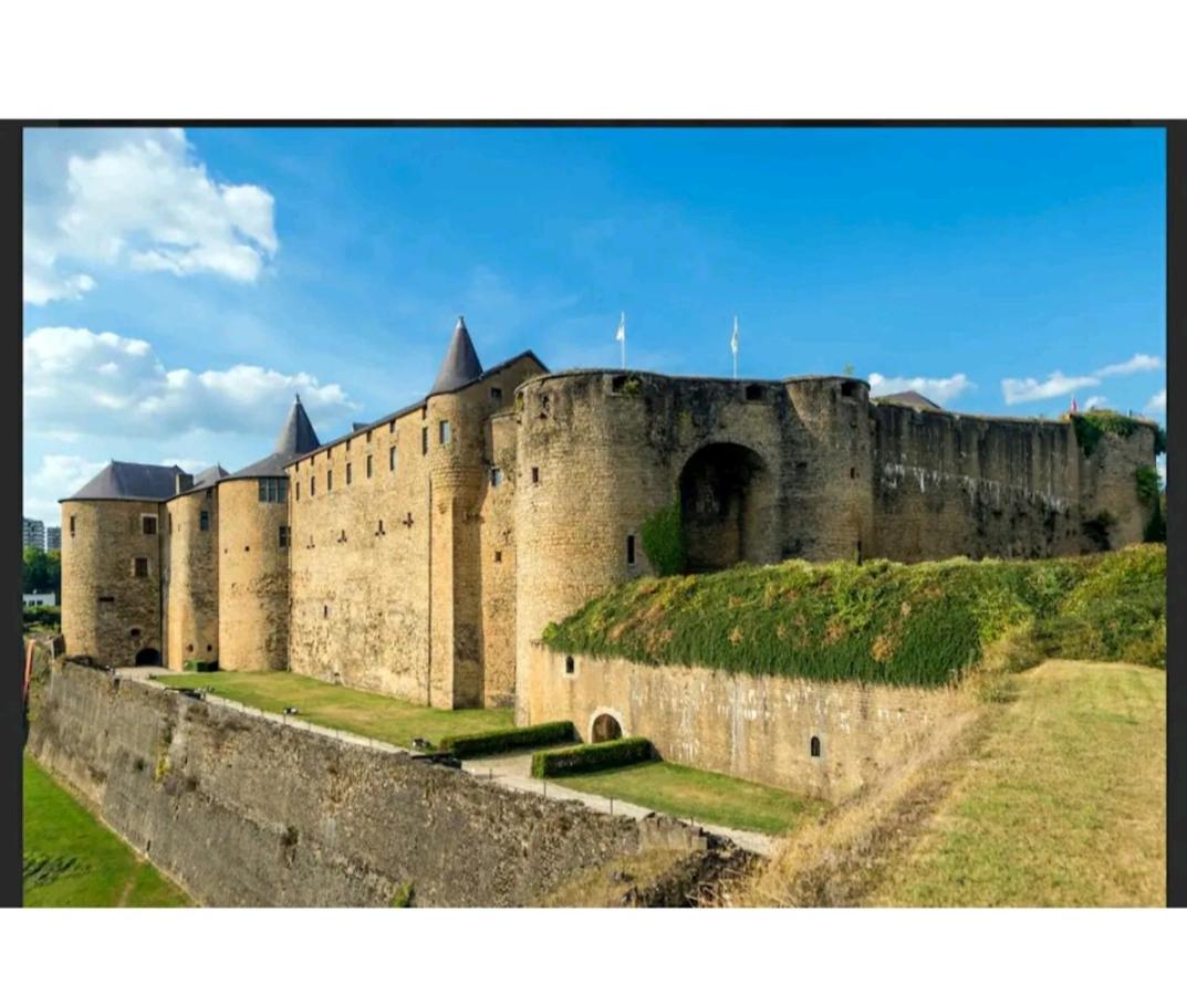 Charmant Duplex Dans Le Centre Historique De Sedan Daire Dış mekan fotoğraf